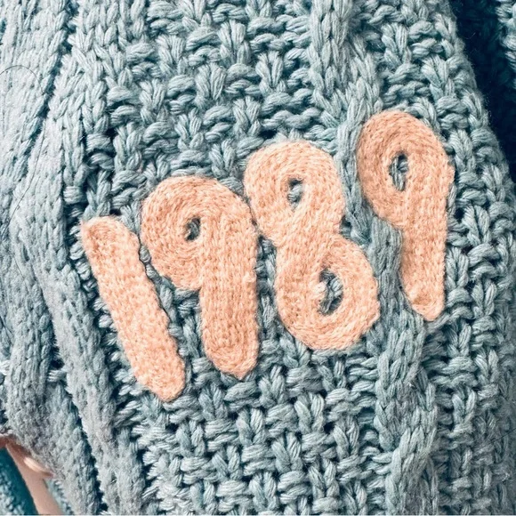 Taylor Swift 1989 cardigan